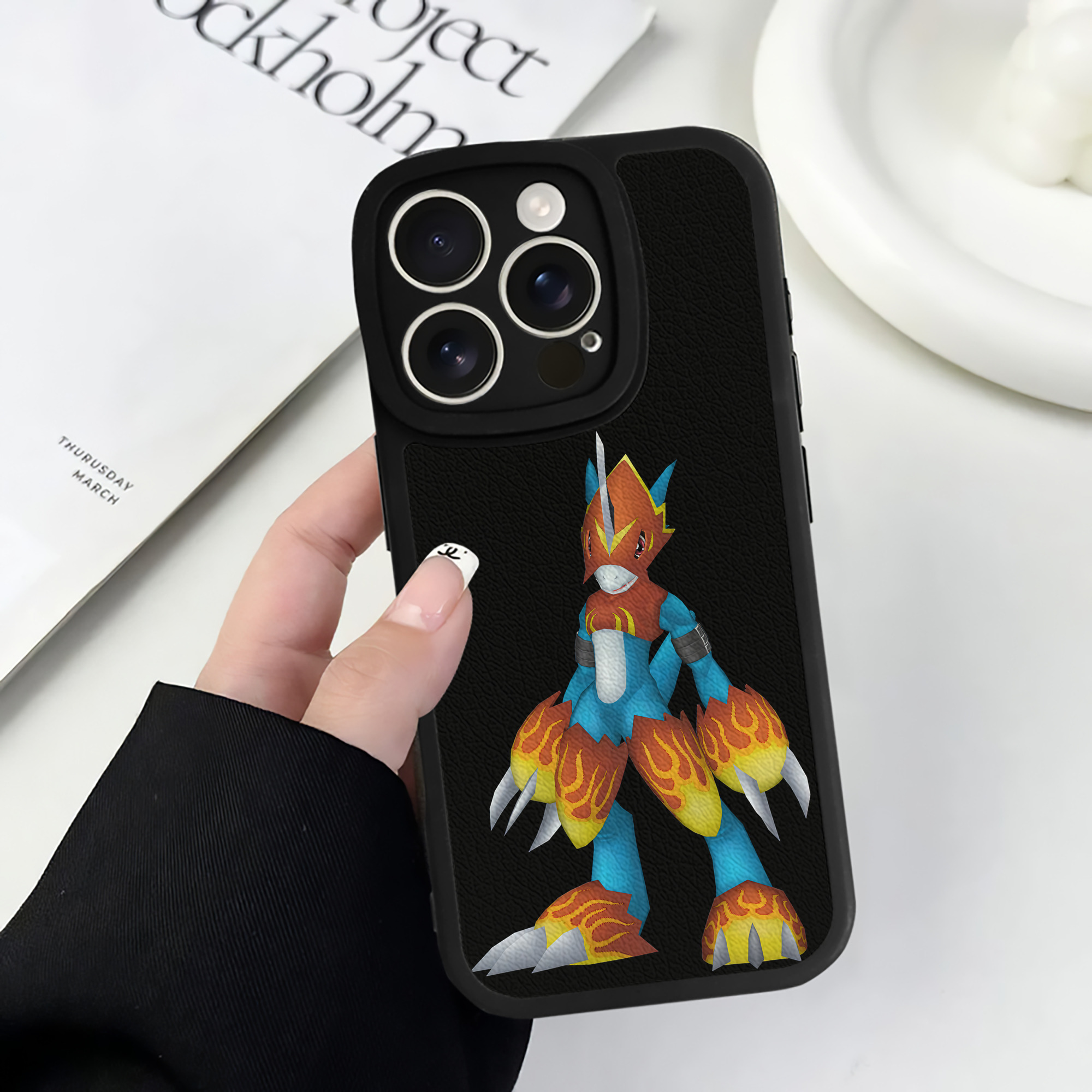 （画像用） Digimon デジタルモンスター/デジモン 【iPhone 16シリーズ対応】シリコンスマホケース（レザー調） 材質：シリコン